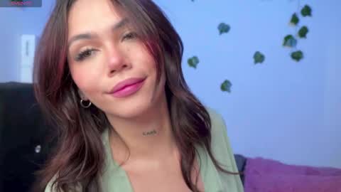 Andra de la Rosse online show from February 12, 9:43 pm