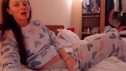 Snapshot of andrasweetie chatting on March 8, 10:32 am Andra online show from March 8, 10:32 am