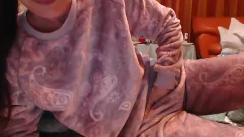 Snapshot of andrasweetie chatting on September 27, 12:48 am Andra online show from September 27, 12:48 am