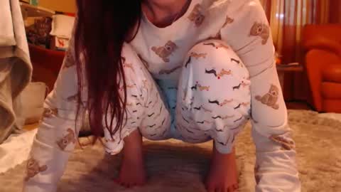 Snapshot of andrasweetie chatting on May 29, 1:53 pm Andra online show from May 29, 1:53 pm