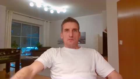 Snapshot of andre029 chatting on December 3, 8:16 am Name online show from December 3, 8:16 am