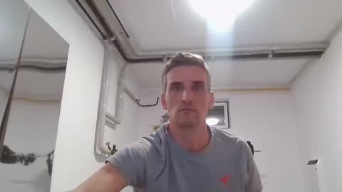 Snapshot of andre029 chatting on December 9, 8:12 pm Name online show from December 9, 8:12 pm