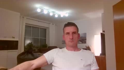 Snapshot of andre029 chatting on January 6, 4:32 pm Name online show from January 6, 4:32 pm