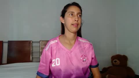 A l e online show from March 15, 7:42 pm