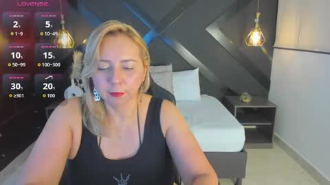 A N D R E online show from December 21, 2:30 am