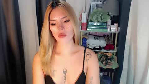 andrea06121998 online show from July 28, 3:21 pm