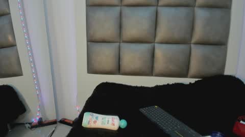 andrea_brunette_ online show from September 14, 12:26 pm