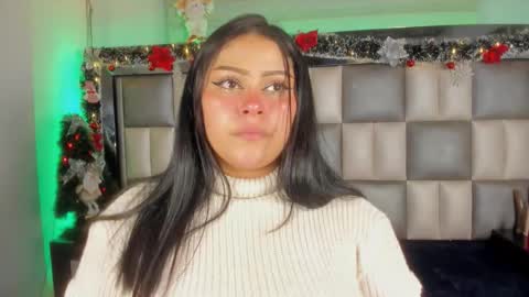 andrea_brunette_ online show from December 3, 3:47 am