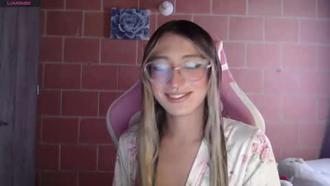 Andrea  online show from October 10, 1:43 pm