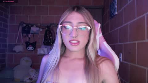 Andrea  online show from May 22, 5:40 pm