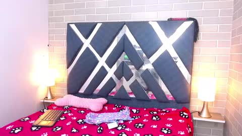 Snapshot of andrea_gill_ chatting on January 10, 12:47 pm Andres Gil online show from January 10, 12:47 pm