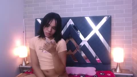 Snapshot of andrea_gill_ chatting on January 21, 12:39 pm Andres Gil online show from January 21, 12:39 pm