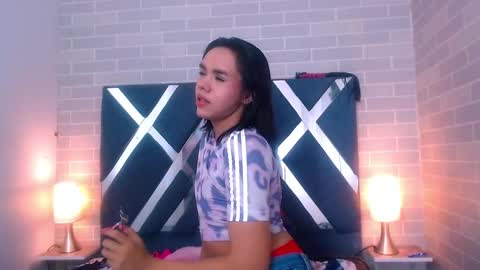 Snapshot of andrea_gill_ chatting on February 7, 6:34 pm Andres Gil online show from February 7, 6:34 pm