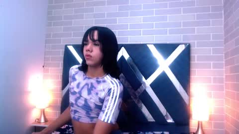 Snapshot of andrea_gill_ chatting on February 20, 11:20 am Andres Gil online show from February 20, 11:20 am