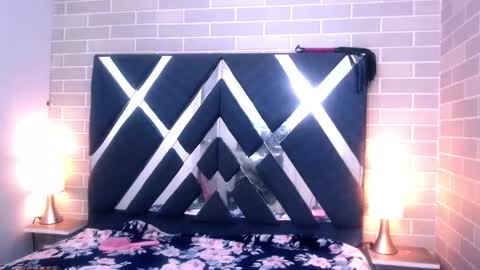 Snapshot of andrea_gill_ chatting on February 21, 11:33 am Andres Gil online show from February 21, 11:33 am