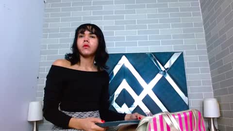 Snapshot of andrea_gill_ chatting on October 9, 12:58 pm Andres Gil online show from October 9, 12:58 pm