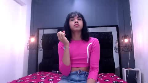 Snapshot of andrea_gill_ chatting on October 22, 11:54 am Andres Gil online show from October 22, 11:54 am