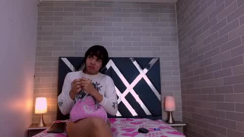 Snapshot of andrea_gill_ chatting on November 4, 12:04 pm Andres Gil online show from November 4, 12:04 pm