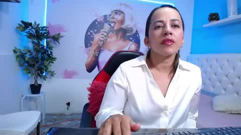Andrea online show from May 12, 3:25 am