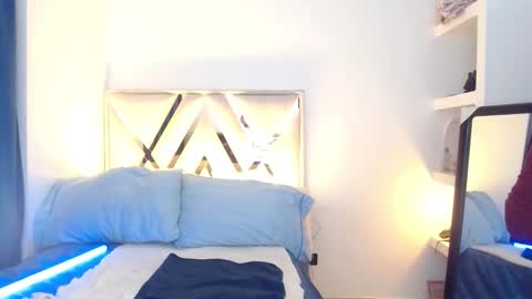 Snapshot of andrea_sexx_ chatting on October 10, 6:45 am Andrea online show from October 10, 6:45 am