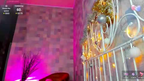 Snapshot of andrea_svel chatting on December 17, 4:01 am Andrea hereGMT7Mon Tue Wen ThFri Sat Su 0300am-0900am. online show from December 17, 4:01 am