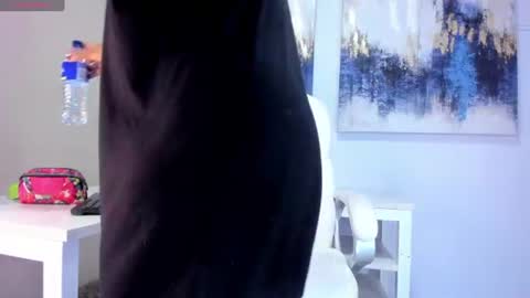 Snapshot of andreaa_zoee_ chatting on June 13, 2:37 pm Andrea Zoelins online show from June 13, 2:37 pm