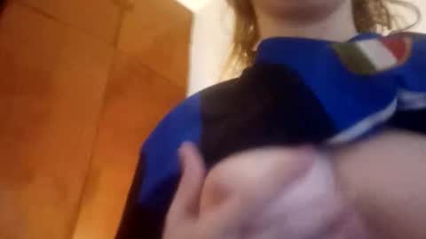 Snapshot of andreamartinssean2018 chatting on May 17, 1:29 pm andreamartinssean2018 online show from May 17, 1:29 pm