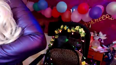 Snapshot of andreeajj chatting on December 11, 11:00 pm andreeajj online show from December 11, 11:00 pm