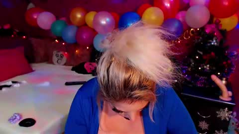 Snapshot of andreeajj chatting on December 27, 1:32 am andreeajj online show from December 27, 1:32 am