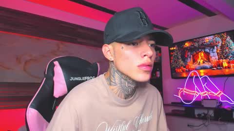 andrees_s online show from November 7, 7:03 pm