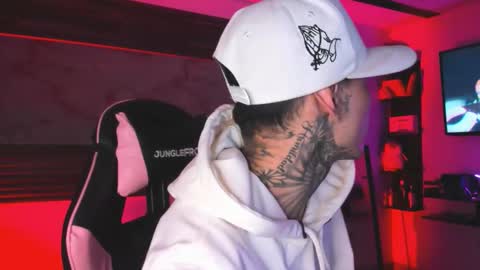 andrees_s online show from February 24, 12:03 pm