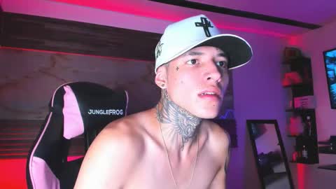 andrees_s online show from March 18, 11:46 am