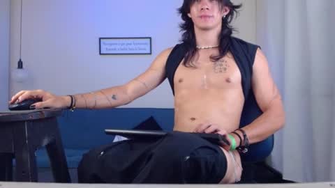 Snapshot of andreey50 chatting on December 23, 1:29 am Andrey online show from December 23, 1:29 am