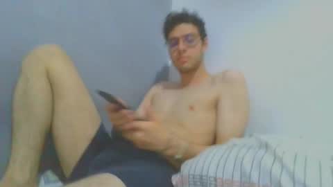 Snapshot of andres129494 chatting on November 16, 2:50 am andres129494 online show from November 16, 2:50 am