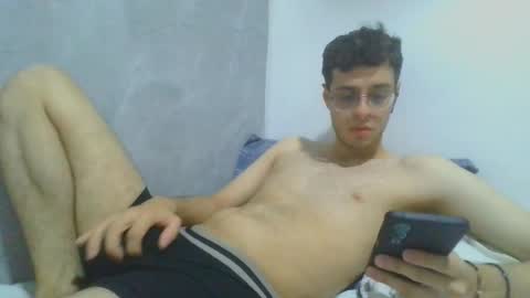 Snapshot of andres129494 chatting on December 15, 2:38 am andres129494 online show from December 15, 2:38 am