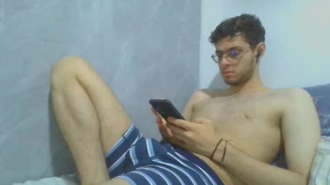 Snapshot of andres129494 chatting on December 22, 2:08 am andres129494 online show from December 22, 2:08 am