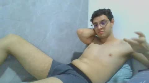 Snapshot of andres129494 chatting on January 15, 1:54 am andres129494 online show from January 15, 1:54 am