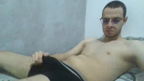 Snapshot of andres129494 chatting on February 23, 1:47 am andres129494 online show from February 23, 1:47 am