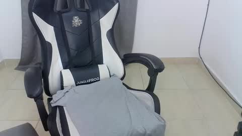 andres180950734 online show from October 3, 11:24 pm