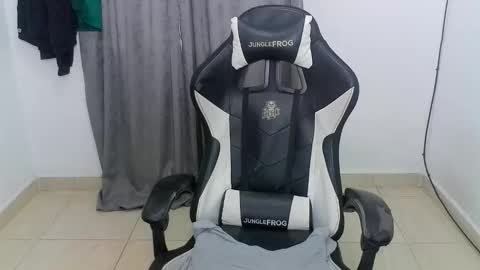 andres180950734 online show from June 6, 1:27 pm