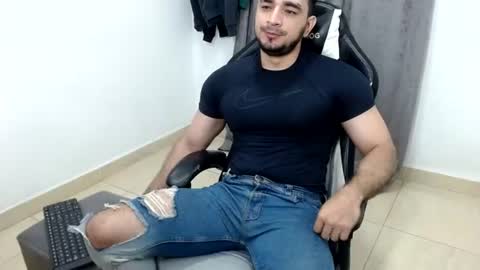 Snapshot of andres180950734 chatting on June 20, 10:51 am andres180950734 online show from June 20, 10:51 am