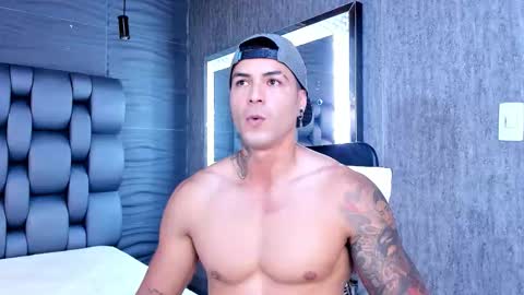 insta andres clark  online show from December 22, 2:58 pm