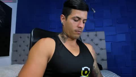 Snapshot of andres_clark chatting on May 20, 5:52 pm insta andres clark online show from May 20, 5:52 pm