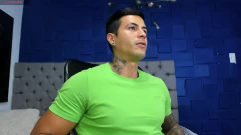 Snapshot of andres_clark chatting on May 21, 6:26 pm insta andres clark online show from May 21, 6:26 pm