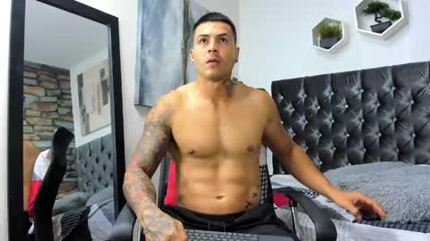 Snapshot of andres_clark chatting on May 27, 3:03 am insta andres clark online show from May 27, 3:03 am