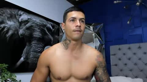 Snapshot of andres_clark chatting on June 4, 4:35 pm insta andres clark online show from June 4, 4:35 pm