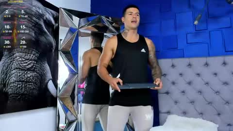 Snapshot of andres_clark chatting on June 5, 4:56 pm insta andres clark online show from June 5, 4:56 pm