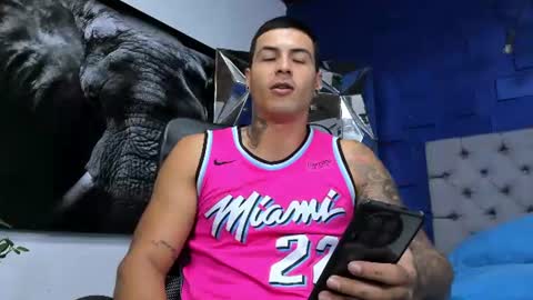 Snapshot of andres_clark chatting on June 7, 2:32 pm insta andres clark online show from June 7, 2:32 pm