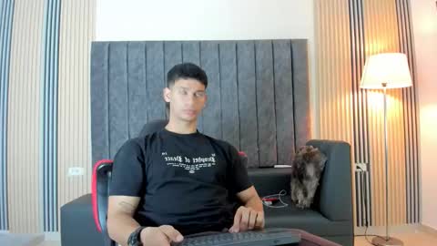 andres_stud online show from September 15, 4:45 am