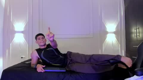 Snapshot of andres_stud chatting on June 5, 4:41 am andres_stud online show from June 5, 4:41 am